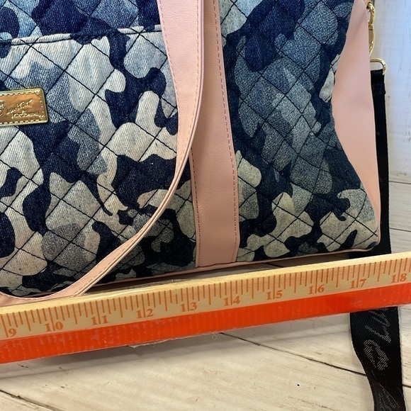 Betsey Johnson Rare Blue Camo and Pink Trim Weekender Duffel Bag - Picture 10 of 13